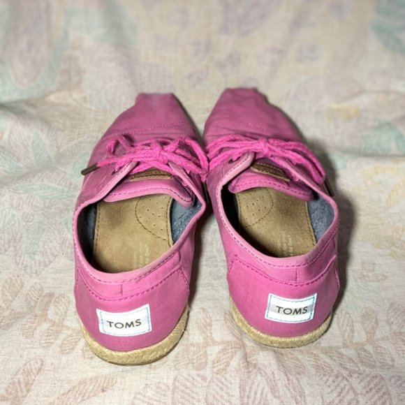 TOMS Bubblegum Pink Lace-up Espadrilles; Size 8.5 - Picture 5 of 7